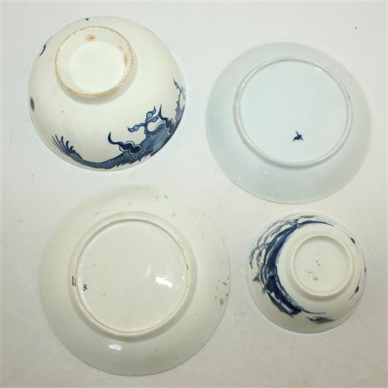 18th century English blue and white porcelain: 12cm (4)